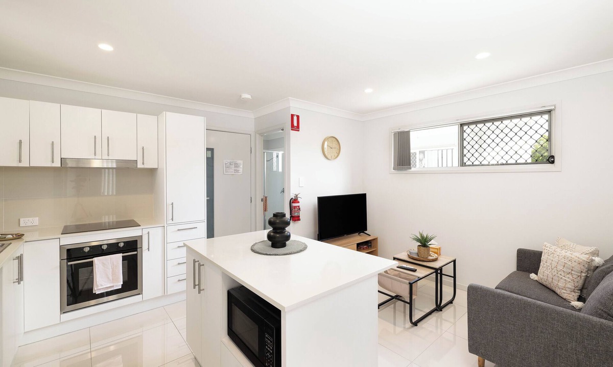 Rocklea Apartment | 1 Bdr Apt w/AC | Covered Parking | 516F1