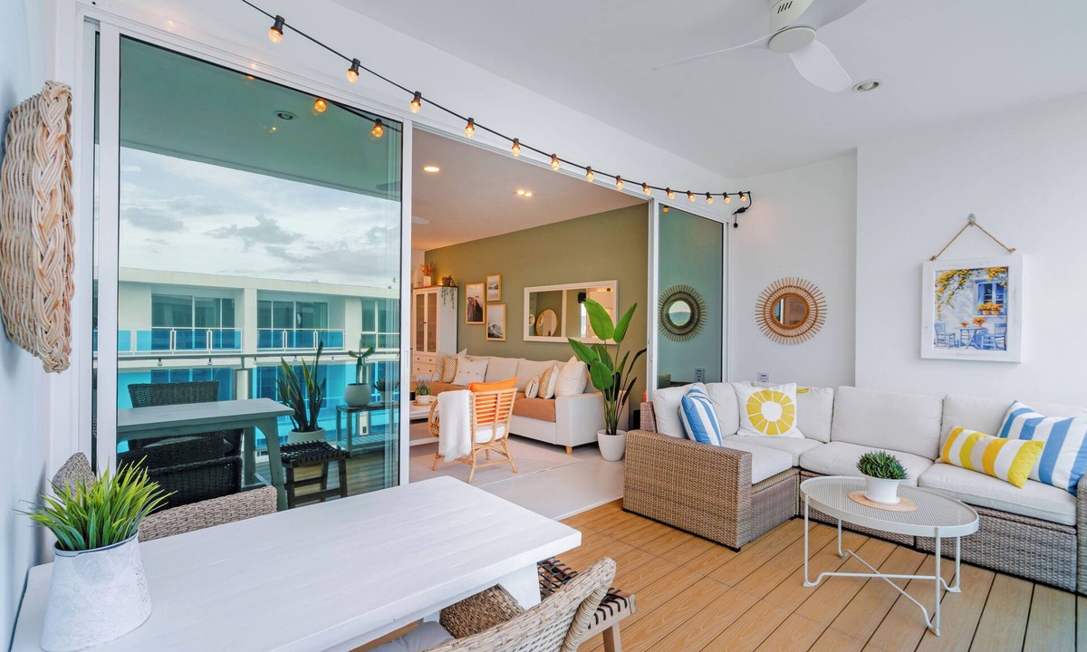 Khao Takiab Condo | 104m², 8 Pools, Waterpark, Terrace, 75" TV, 5-Min Walk to Beach & Cicada