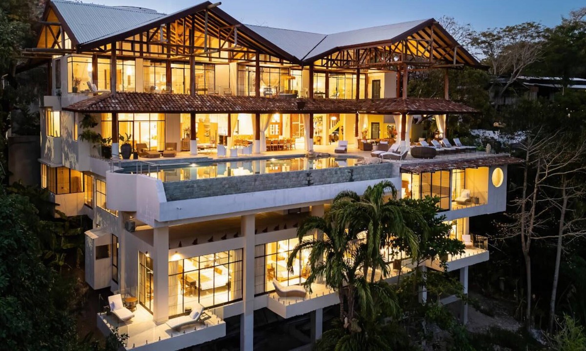 Manuel Antonio Villa | 10BR Ocean View Luxury Villa, Walk to Biesanz & Espadilla Beaches, Grand Pool