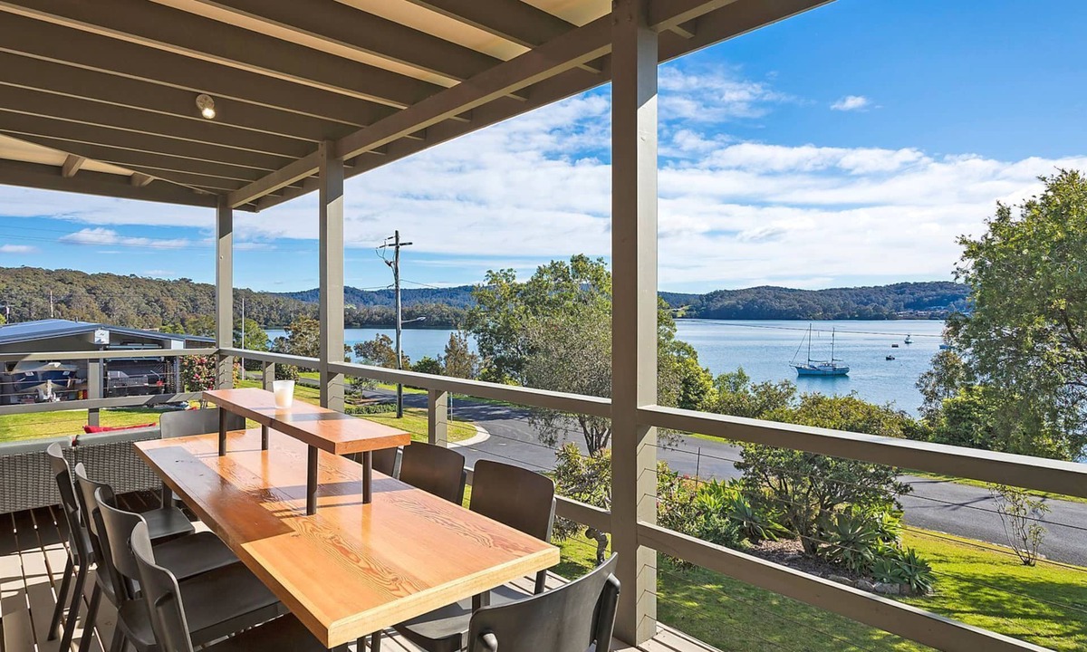 Narooma House | 19 Lakeview Drive Narooma