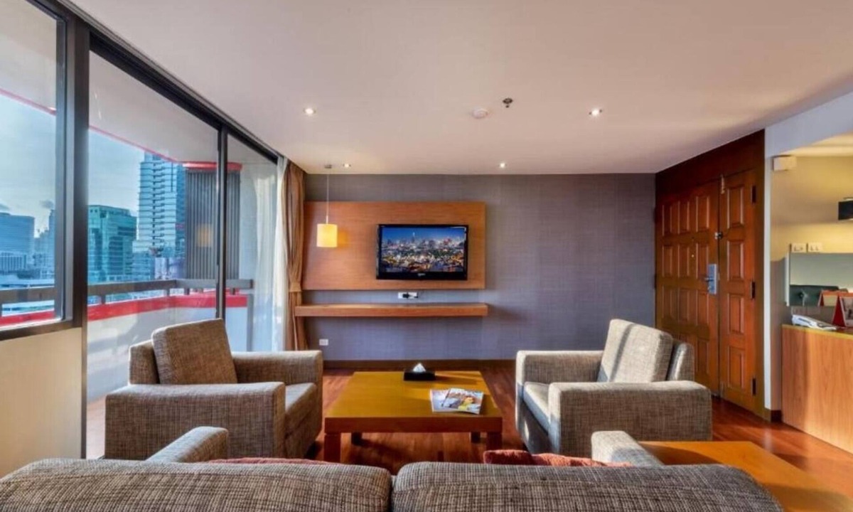 Embassy District Condo | 2 BR/Lumpini/PR/Monthly
