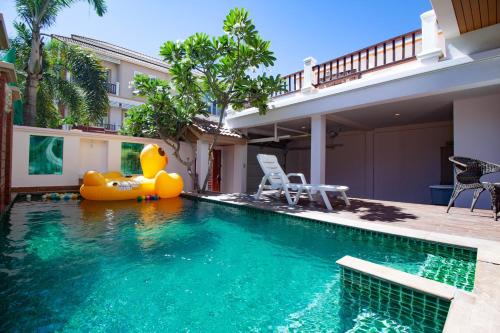 Pratumnak Hill House | 3 Bedroom Town Villa With Private Pool
