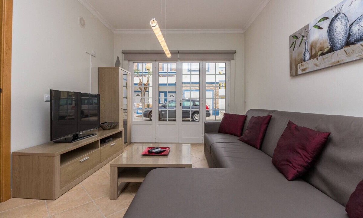 Manta Rota Ski Chalet | 3 bedroom villa with communal pool and WIFI by AlgarveManta (22V3)