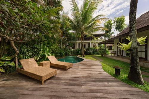 Cepaka Villa | 3BR Kangin Lane - A Queenslander Gem