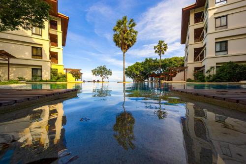 Pak Nam Pran Apartment | 4 Bed Beachfront Condo (SP43)