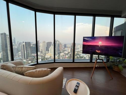 Khlong Tan Apartment | 43F Skyline View BTS Thonglor
