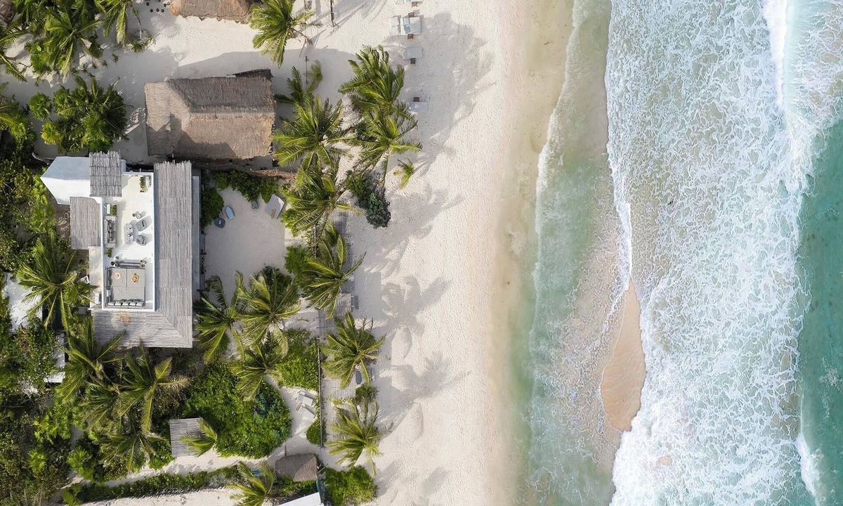 Zona Hotelera Villa | 4BR Beachfront Villa Ideal for Groups & Getaways