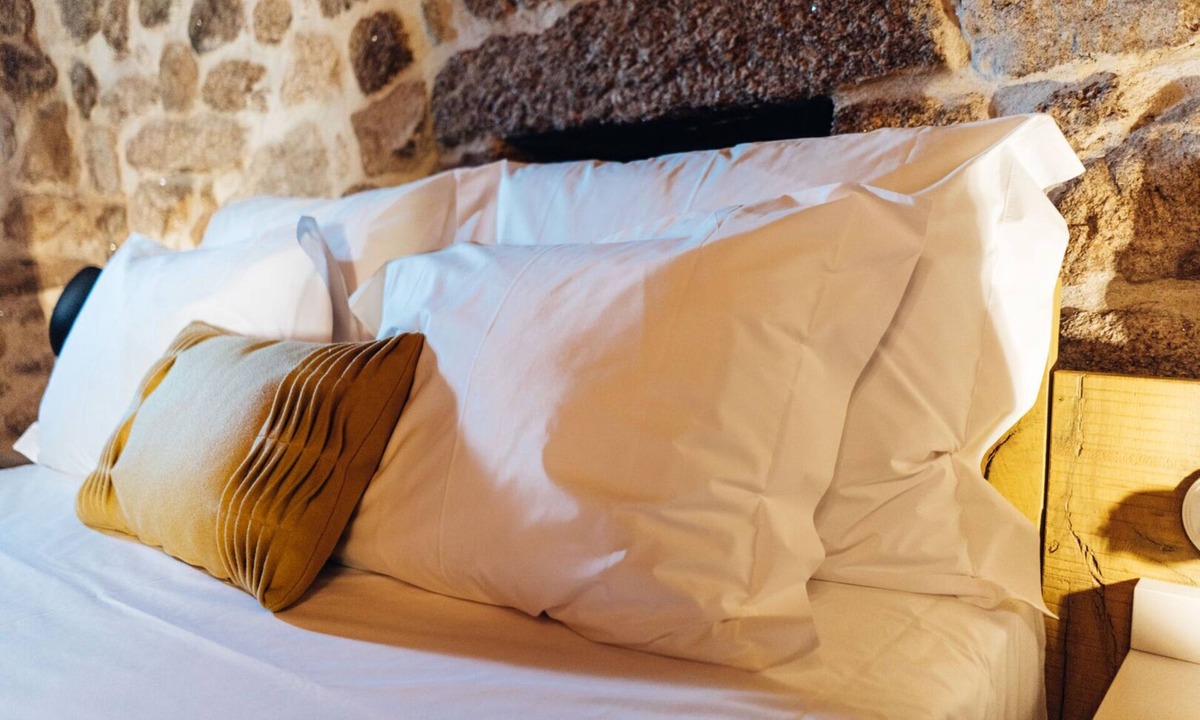Sortelha House | a one-bedroom accommodation unit with a floor area of 25 m