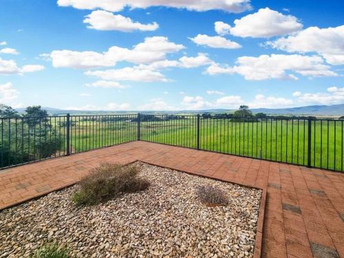 Atherton House | A picturesque 3 bedroom house with splendid views