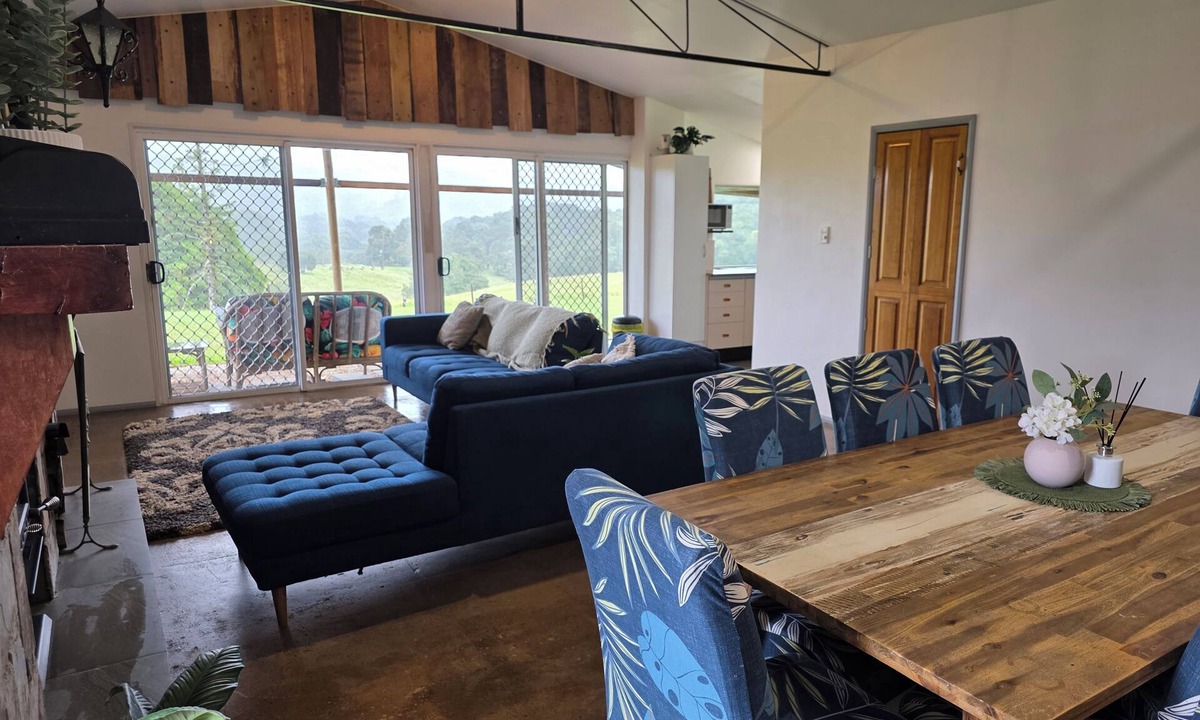 Ravenshoe House | A Rustic 3 brm Farmhouse on 25 acres in Ravenshoe amongst the Misty Mountains.
