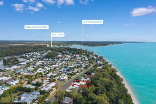 Toogoom House | Absolute Beachfront Retreat - Private Beach