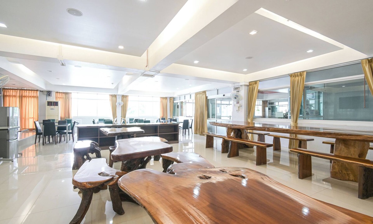Ramkhamhaeng Hotel | AC Habitat Bangkok