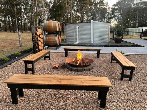 Allandale House | Acreage home on Lovedale Rd with EV and private vineyard
