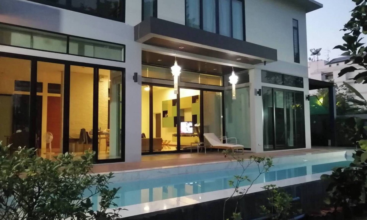 Chan Kasem Bed & Breakfast | AP House