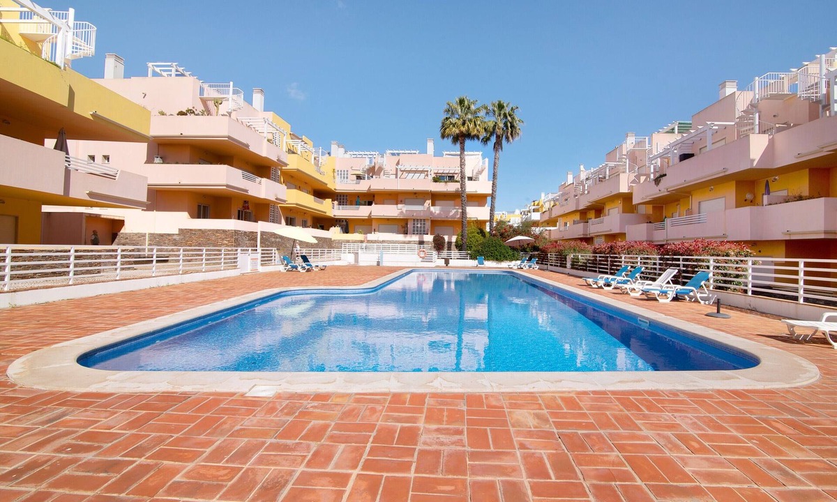 Canada Apartment | Apartment 'Apartamento Royal Cabanas Golf' with Shared Pool, Wi-Fi and Air Conditioning