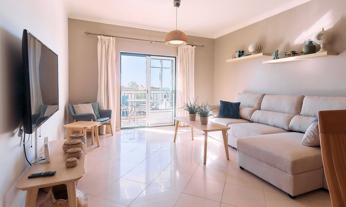 Alporchinhos Apartment | Apartment Brigitte with beautiful sea view, pool and tennis court