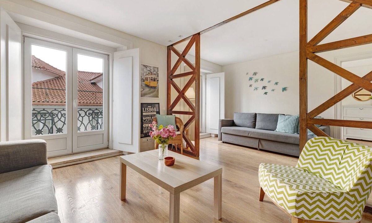 Santo Estevao Apartment | Apartment 'Central Com Vista Rio' with Wi-Fi