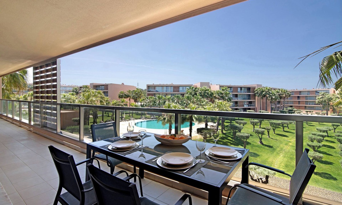 Salgados Apartment | 'Apartment Herdade dos Salgados' close to the Beach with Shared Pool & Wi-Fi