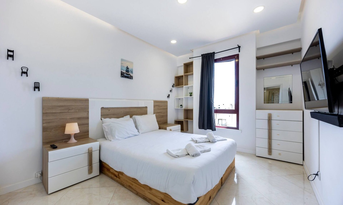 Santa Eulalia Apartment | Apartment 'Prime Suite - Albufeira, Algarve' with Sea View, Wi-Fi and Air Conditioning