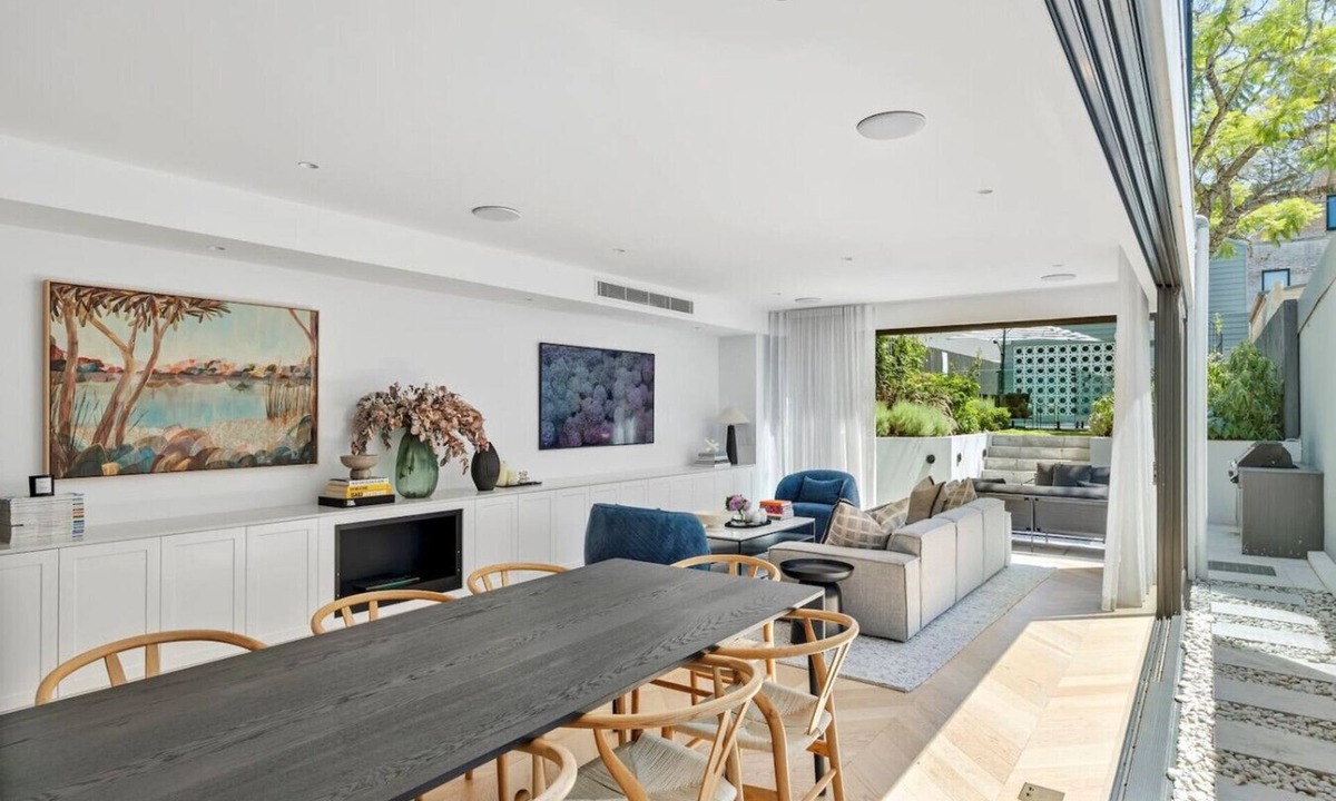 Annandale House | Architect-Designed 4BR Retreat with Pool