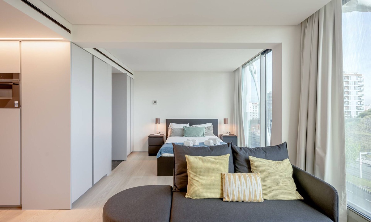 Alto do Pina Apartment | Areeiro Vision Studio by Homing