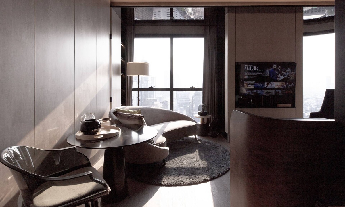 Silom Condo | Artisan Luxury room. Next to MRT Samyan