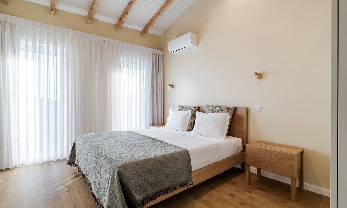 Campo de Gerez Apartment | 'Avó Custódia - Room' with Mountain View, Wi-Fi and Air Conditioning