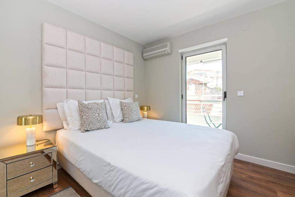 Sao Jose Apartment | Av. da Liberdade comfortable apt with balcony
