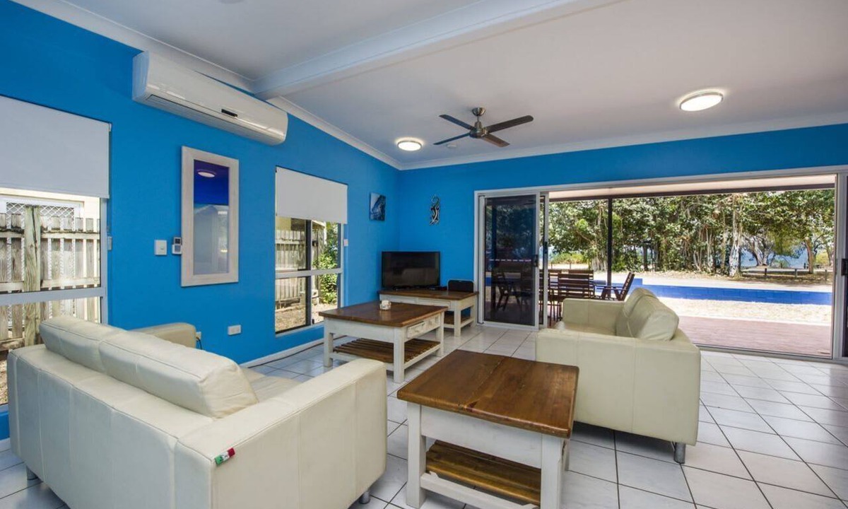 Arcadia House | Azure on Geoffrey Bay