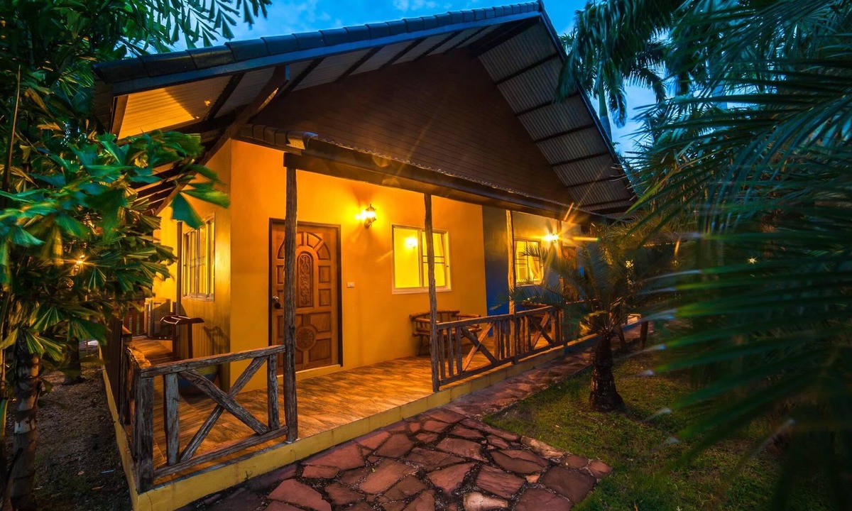 Chakphong Hotel | Baanboonpetch Resort