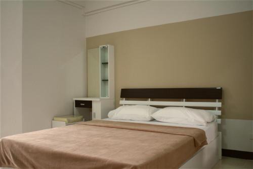 Sing Buri Hotel | Baanbudsarin Apartment