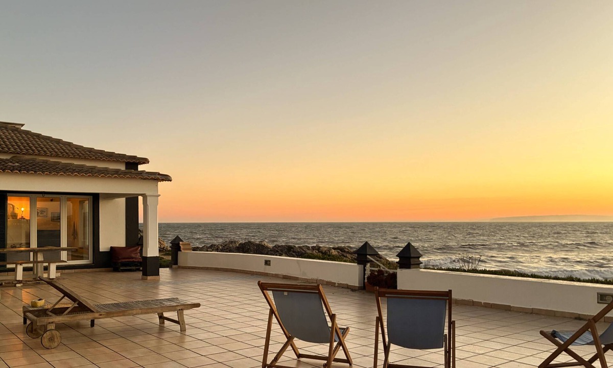 Baleal Villa | Baleal Oceanfront: Terrace & Sunrise Sea View