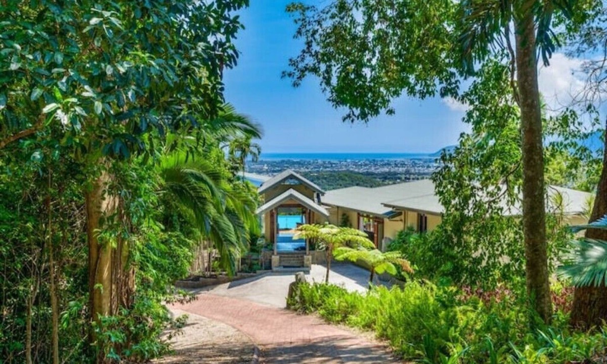 Bayview Heights Villa | Barong luxury private estate with expansive views over Cairns. Unrivalled