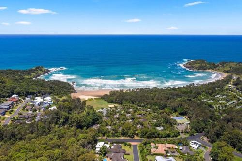 Coffs Harbour House | Beach Haven at Aanuka Beach Resort Diggers Beach
