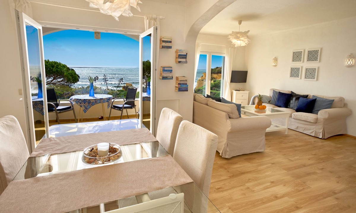 Alporchinhos House | Beach House 4 - creative space for creative people