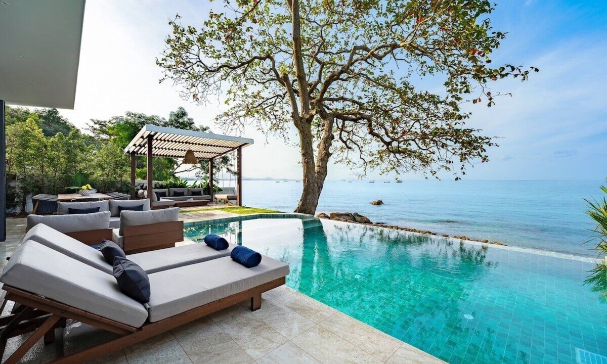 Ang Thong Villa | Beachfront 5BR Sunset Villa w/Staff & Saltwater Infinity Pool