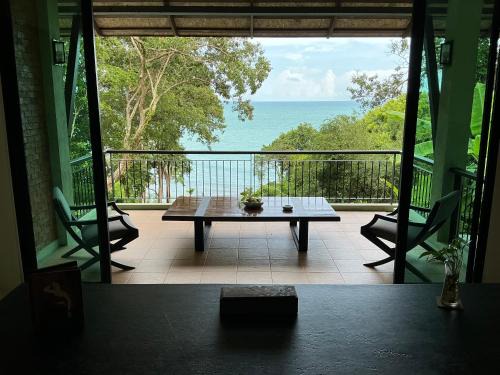 Rawai Villa | Beachfront villa in Rawai
