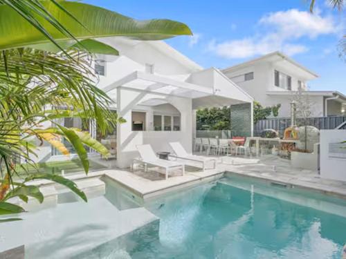 Miami House | Beachside Luxe Retreat Miami Heated Pool New 5BR