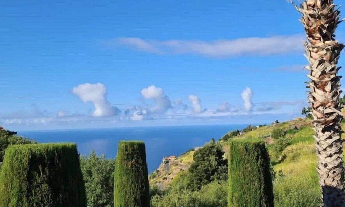 Lombo do Doutor House | Beautiful large property with private heated pool