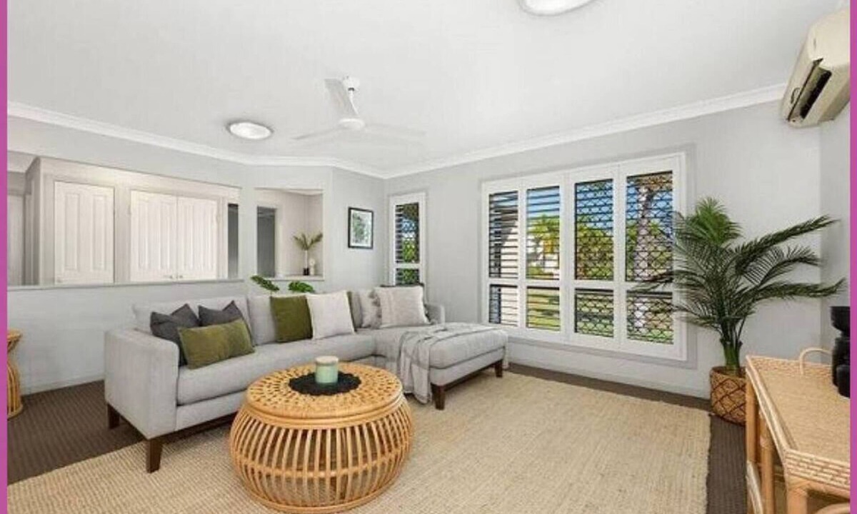 Mount Louisa House | Beautiful, spacious 4 Bedroom 2 Bathroom House in