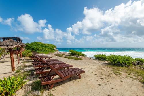 Colonia Meteorologico House | Bella Mar, Oceanfront Escape