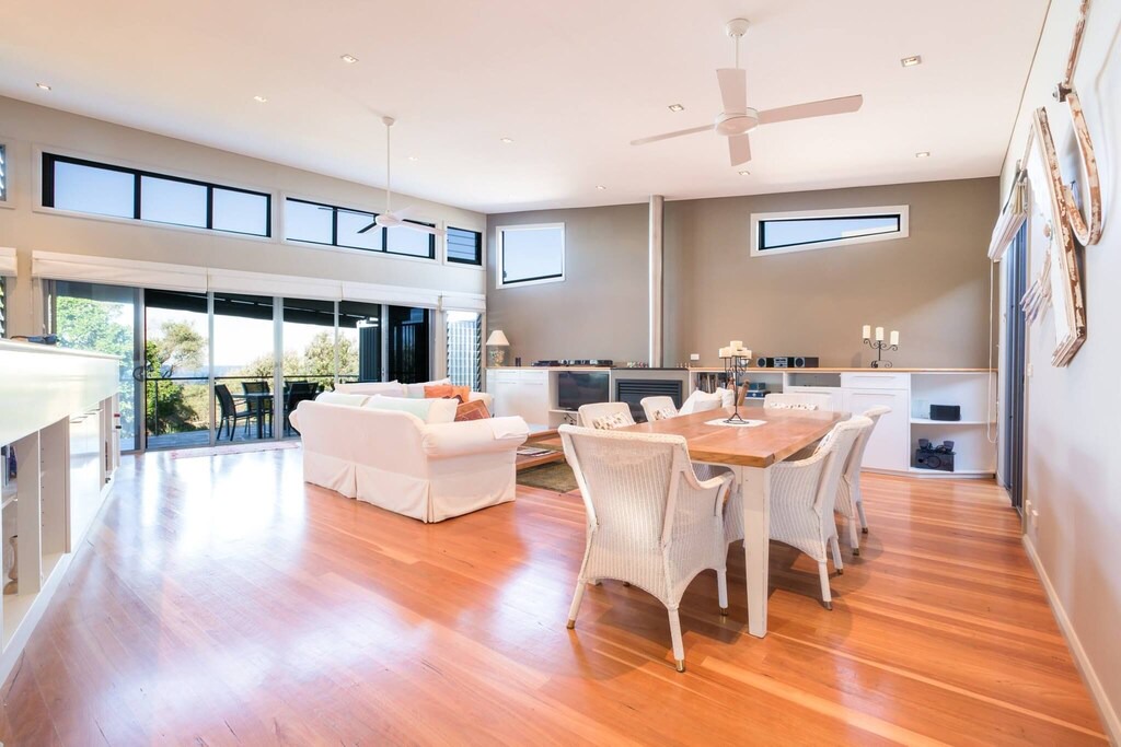 Diamond Beach House | Black diamond beach house