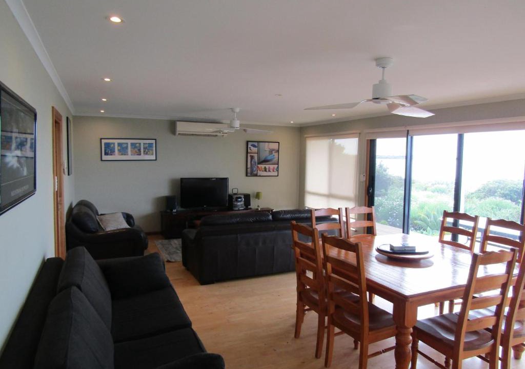 Melville House | Bliss - Beachfront Sultana Point -