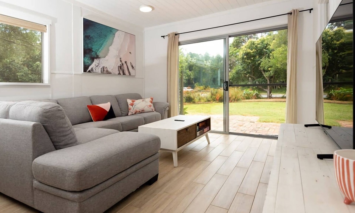 Broulee House | Blissful Beachfront Apartment Broulee