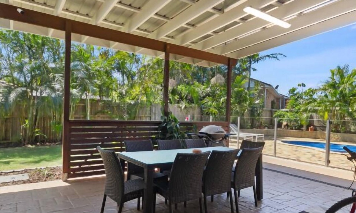 Bogangar House | Bogangar family pad with pool