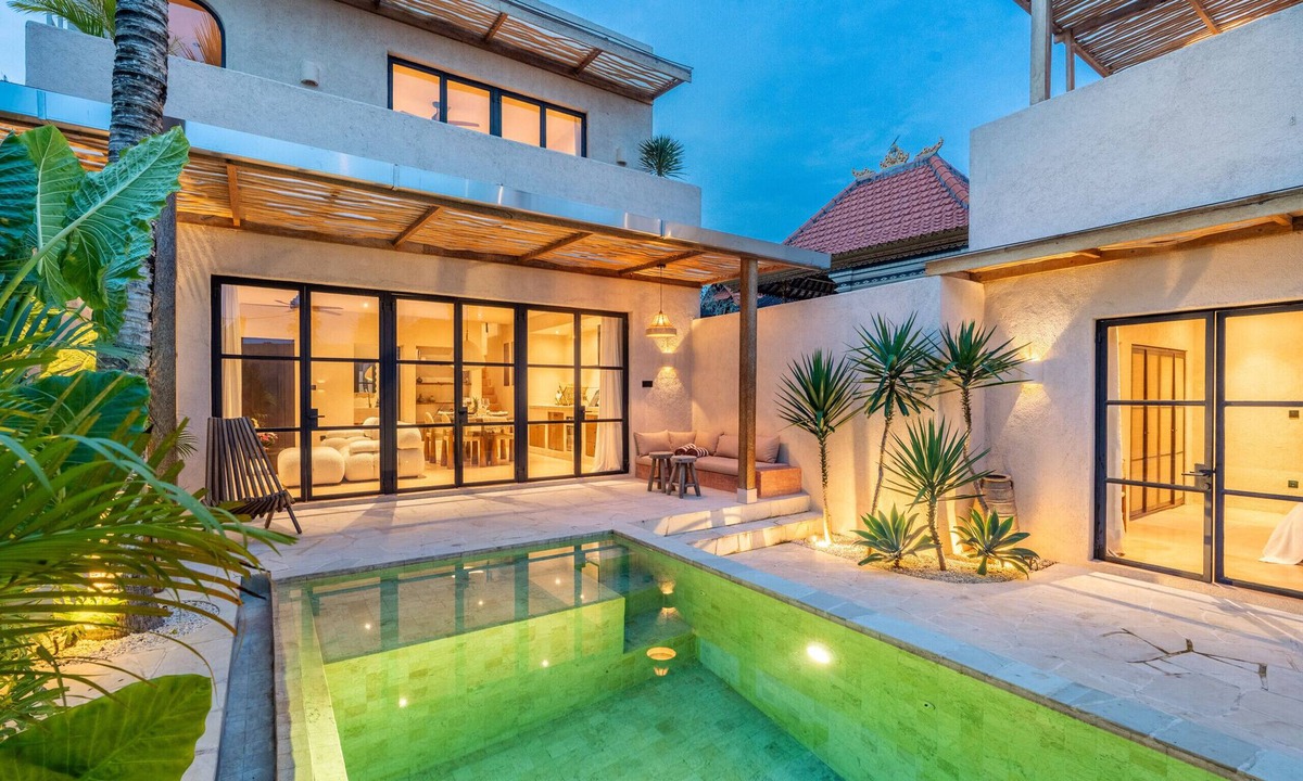 Tumbak Bayuh Villa | Boho Design Villa | Rooftop Lounge | Private Pool