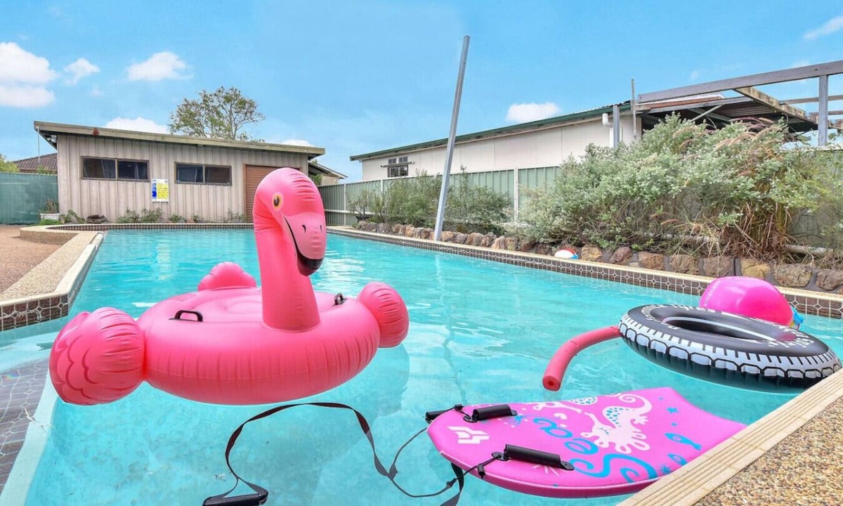 Cessnock Apartment | Book Direct for Accom with Pool in Hunter Valley