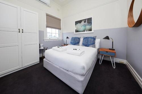 Willoughby Hotel | Bridgeview Hotel Willoughby