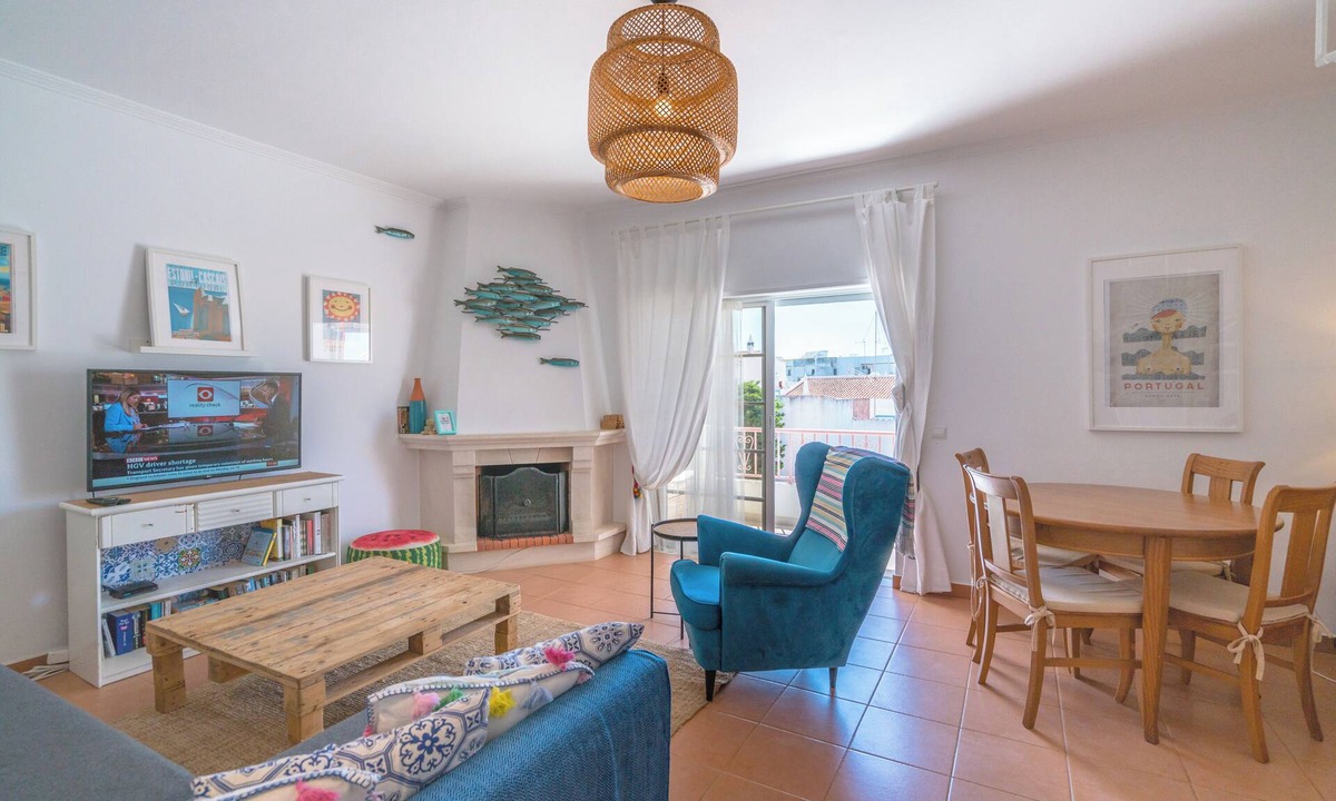 Burgau Apartment | Bright & Spacious 3-Bedroom Apartment with Dual Balconies & Pool in Burgau