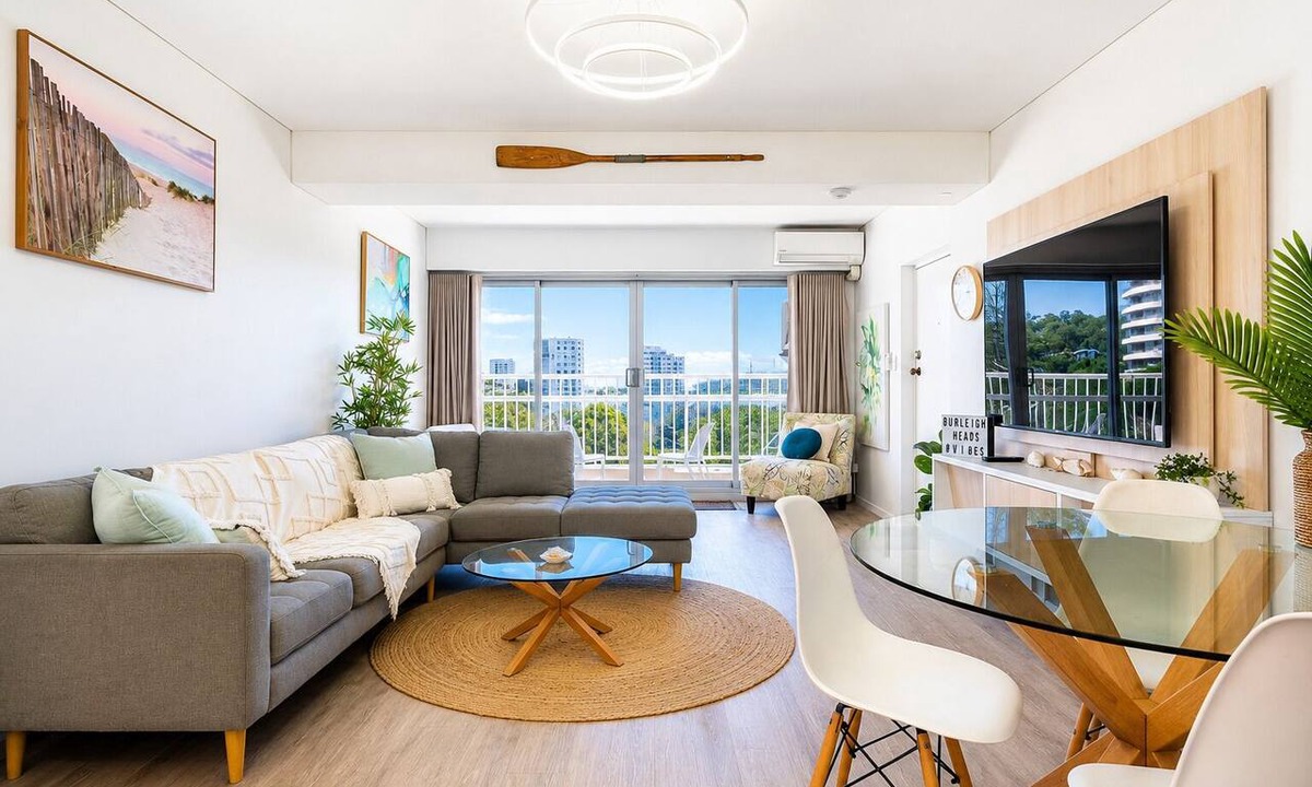 Burleigh Heads Apartment | Burleigh Point Beach Vibes 2 bed